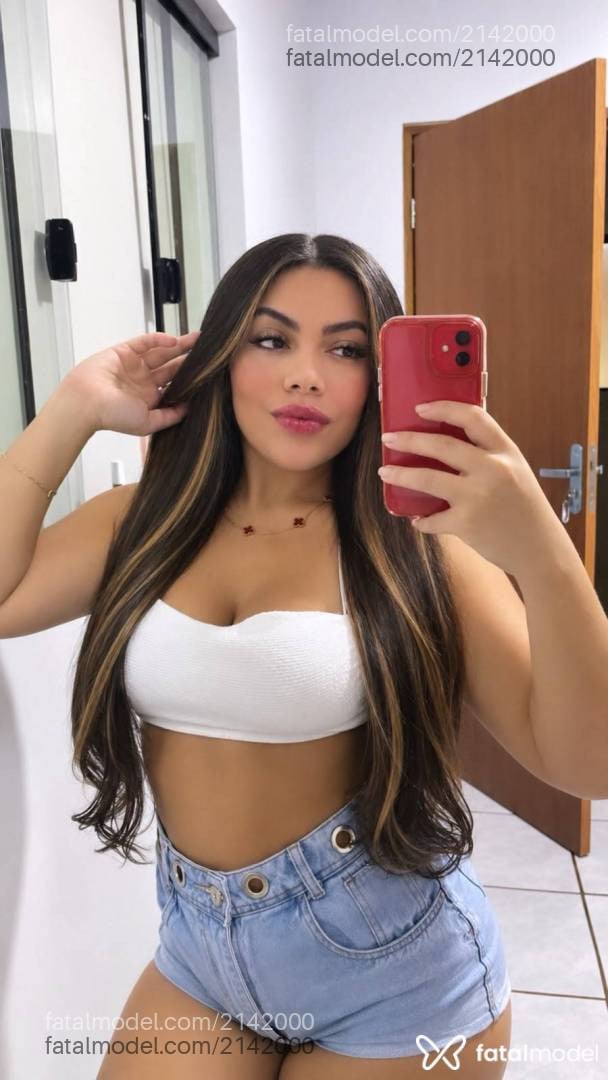 Acompanhante mulher com cabelo castanho de olhos castanhos - Luna Victoria