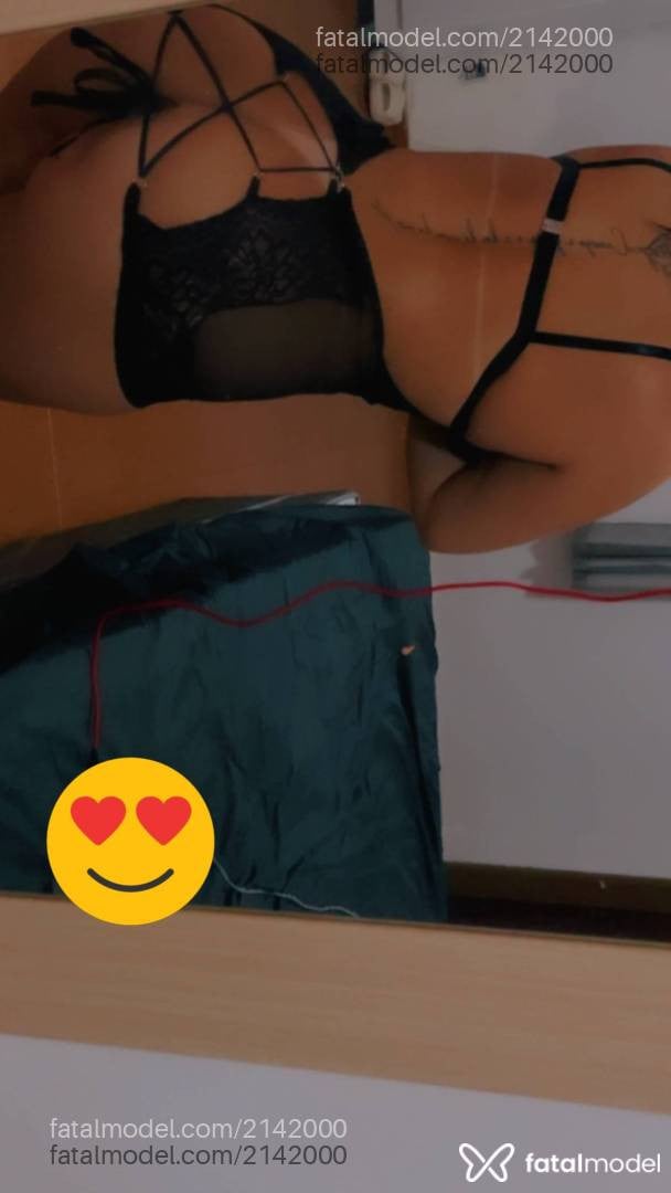 Acompanhante mulher com cabelo castanho de olhos castanhos - Luna Victoria