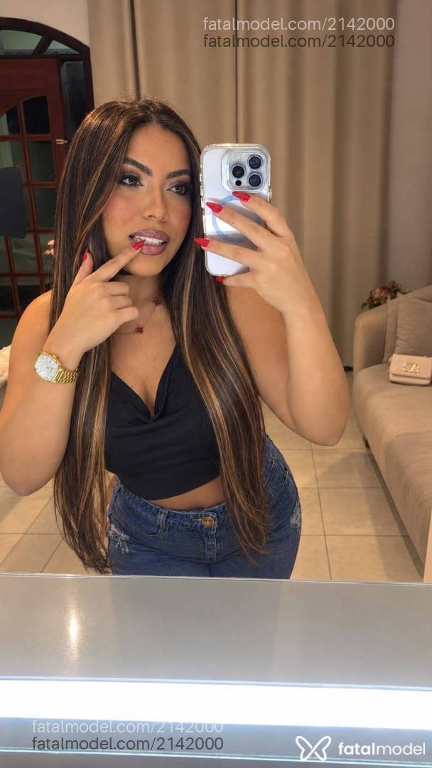 Acompanhante mulher com cabelo castanho de olhos castanhos - Luna Victoria
