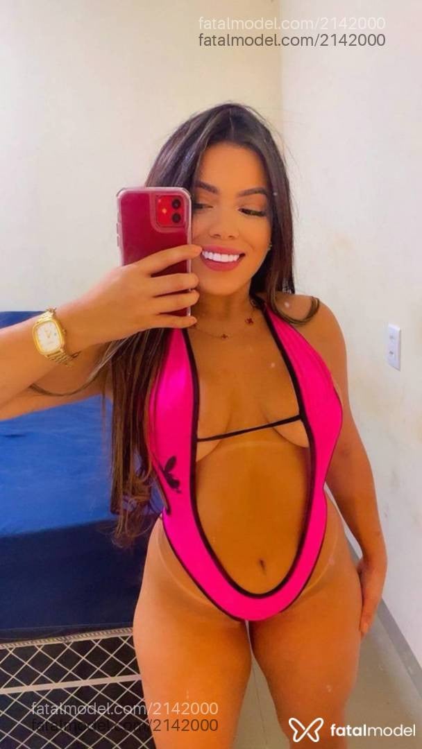 Acompanhante mulher com cabelo castanho de olhos castanhos - Luna Victoria