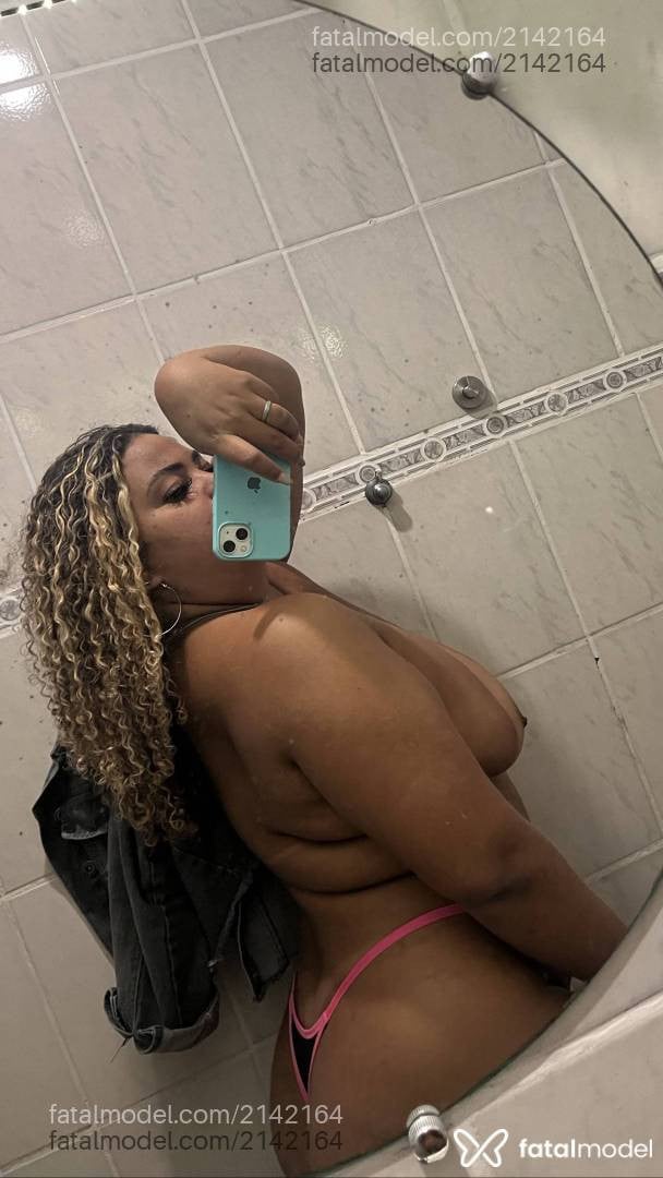 Acompanhante mulher loira (o) de olhos castanhos em Jandira - Bruna Dias