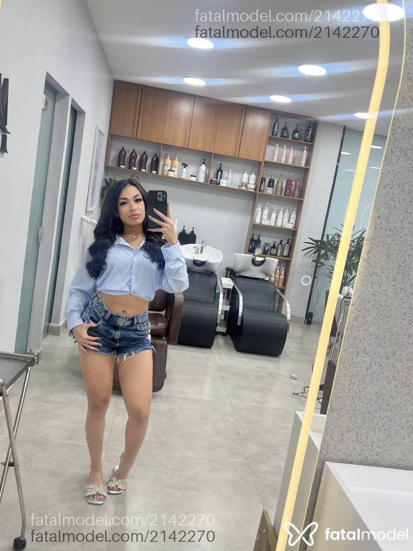 Acompanhante mulher morena (o) de olhos mel - Lya Lopes