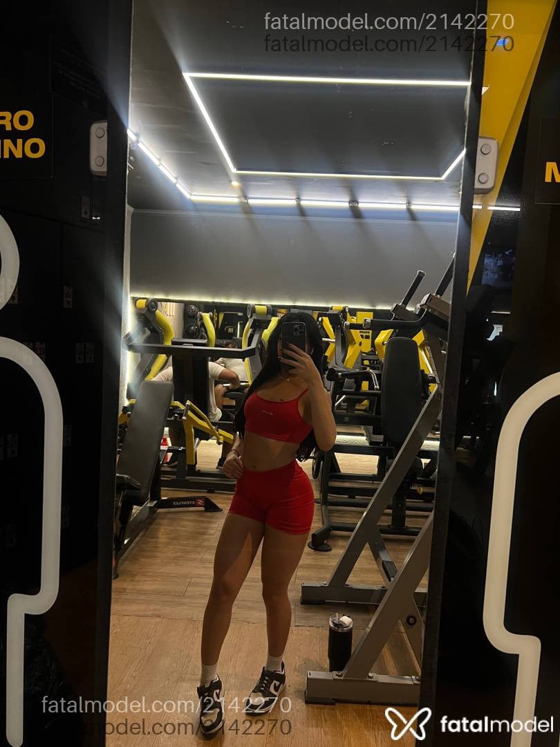 Acompanhante mulher morena (o) de olhos mel - Lya Lopes