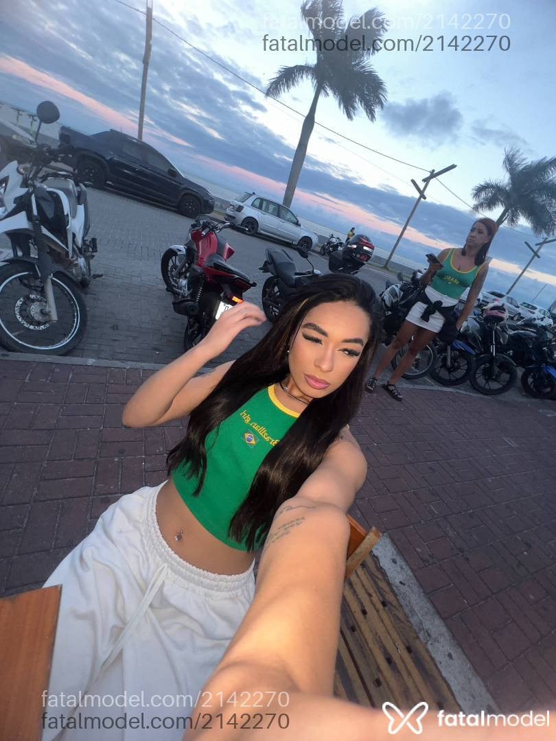 Acompanhante mulher morena (o) de olhos mel em Porto Seguro - Lya Lopes