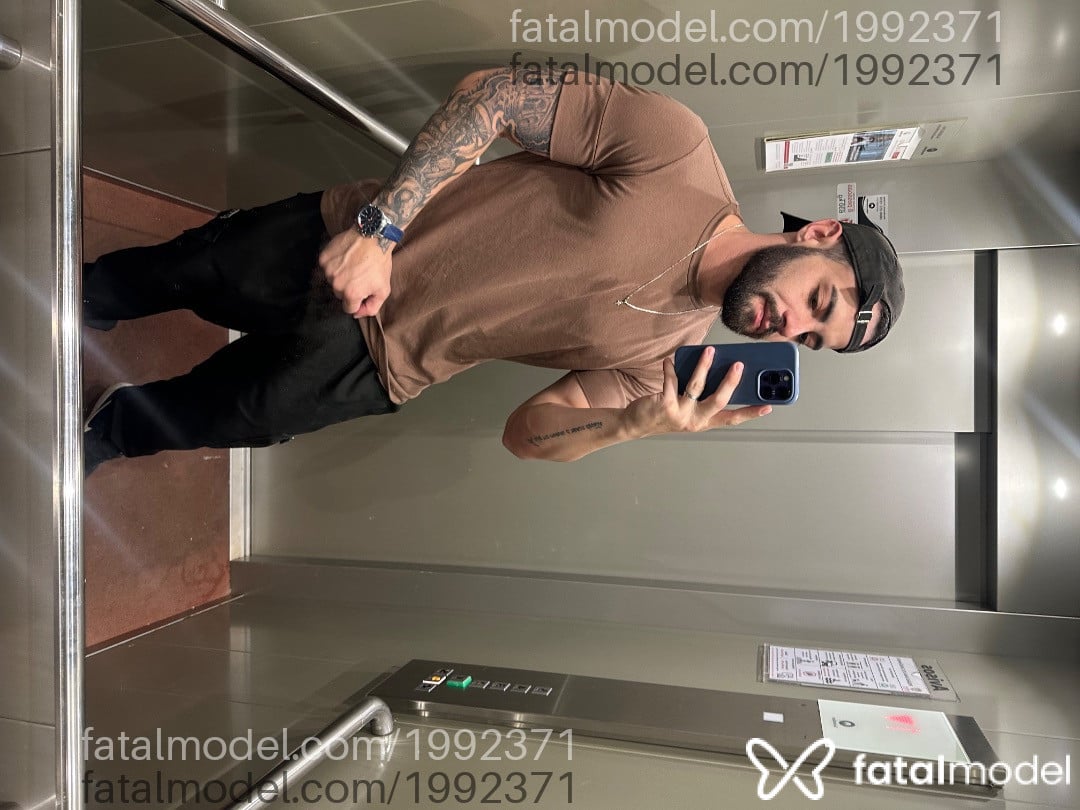Acompanhante homem morena (o) de olhos castanhos - Gustavo Acompanhante homem morena (o) de olhos castanhos - Gustavo