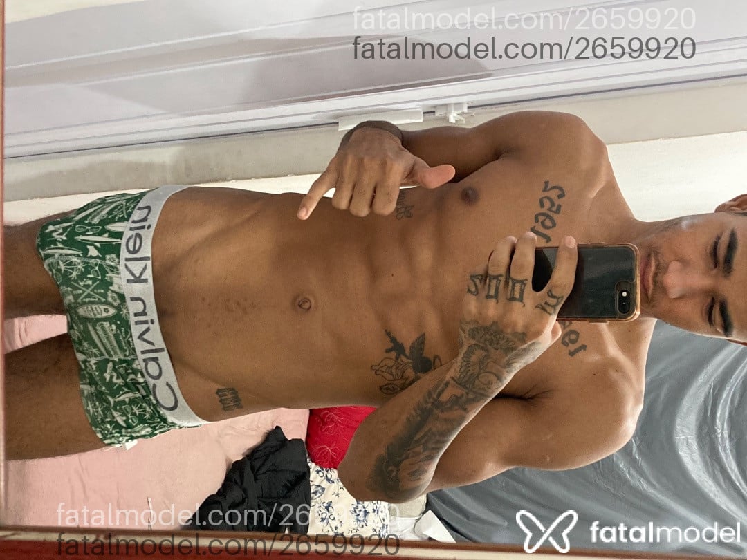 Acompanhante homem morena (o) de olhos pretos - Bryan