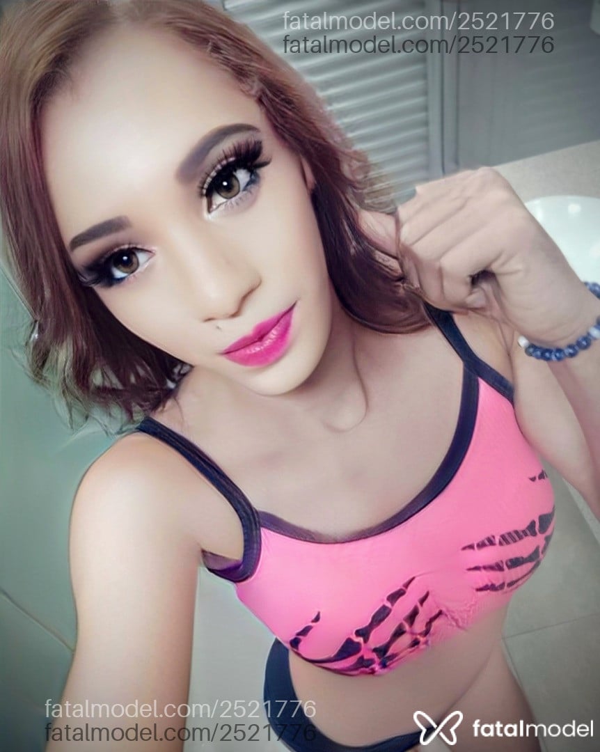 Acompanhante mulher trans morena (o) de olhos castanhos - Isabela Fernandes