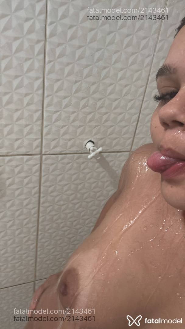 Acompanhante mulher com cabelo castanho de olhos castanhos - Thais Silva