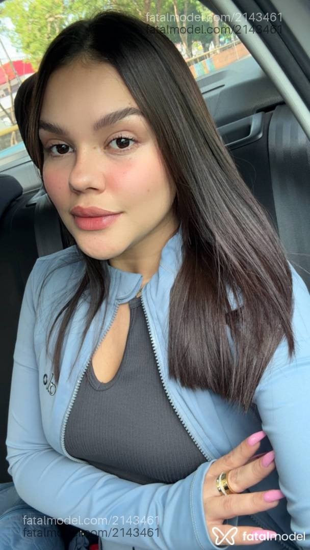 Acompanhante mulher com cabelo castanho de olhos castanhos - Thais Silva