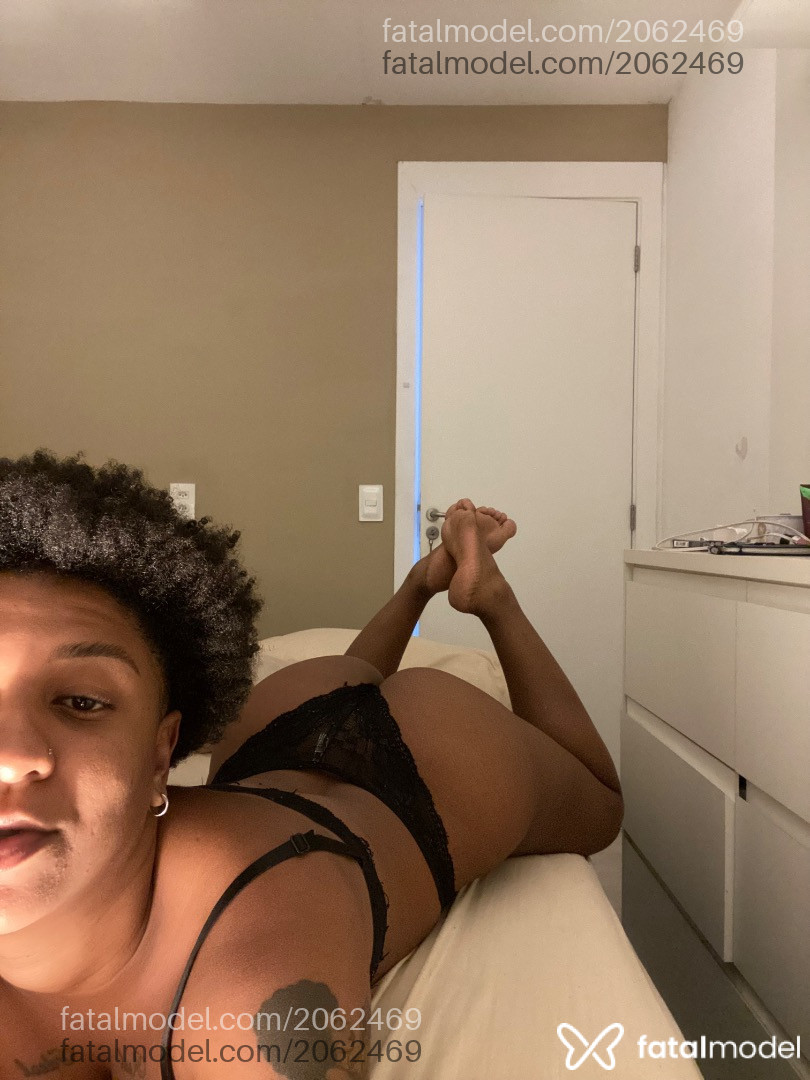 Acompanhante mulher com cabelo castanho de olhos castanhos em Virtual Acompanhante mulher com cabelo castanho de olhos castanhos em Virtual - Nalaa