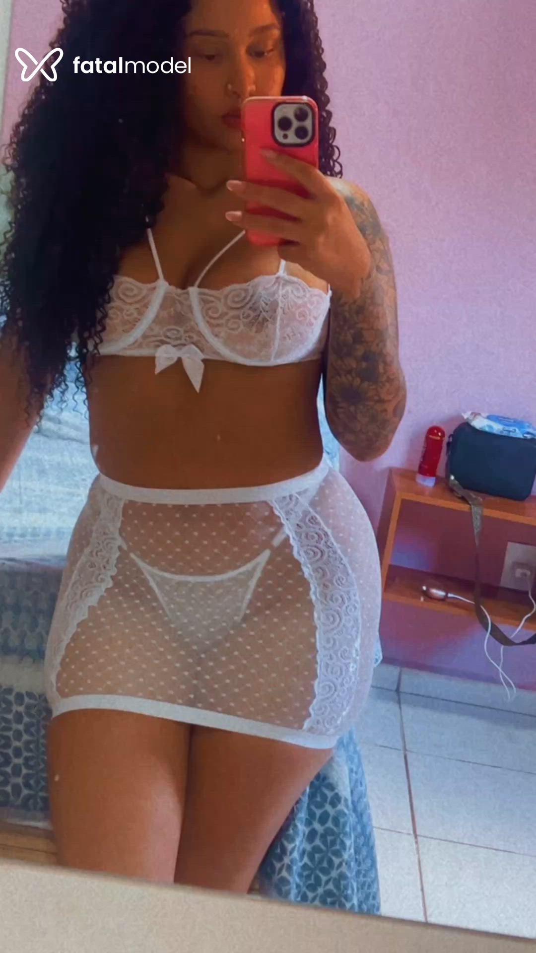 Acompanhante mulher com cabelo castanho de olhos castanhos - Bruna Ferraz Acompanhante mulher com cabelo castanho de olhos castanhos - Bruna Ferraz