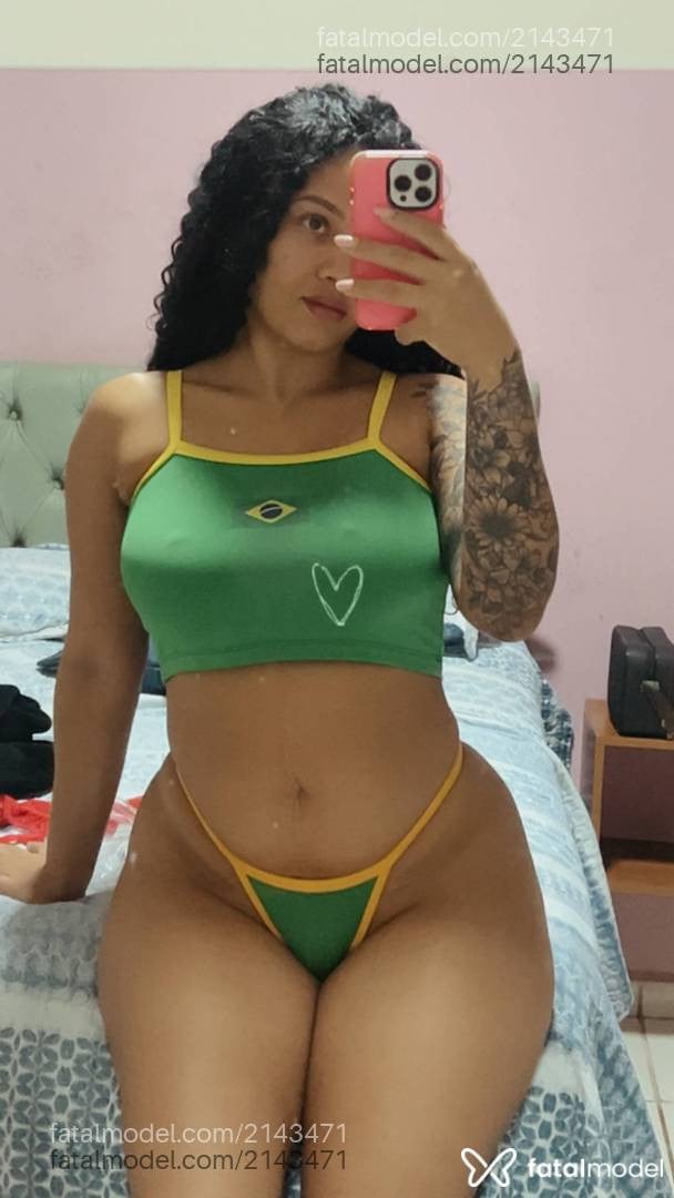 Acompanhante mulher com cabelo castanho de olhos castanhos - Bruna Ferraz
