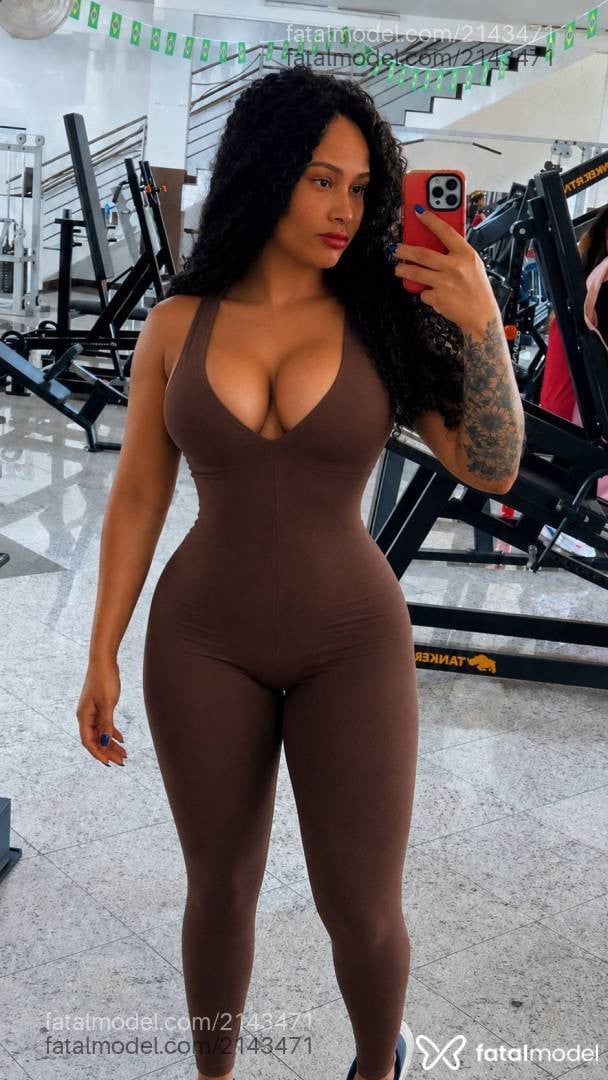 Acompanhante mulher com cabelo castanho de olhos castanhos em Foz do Iguaçu - Bruna Ferraz