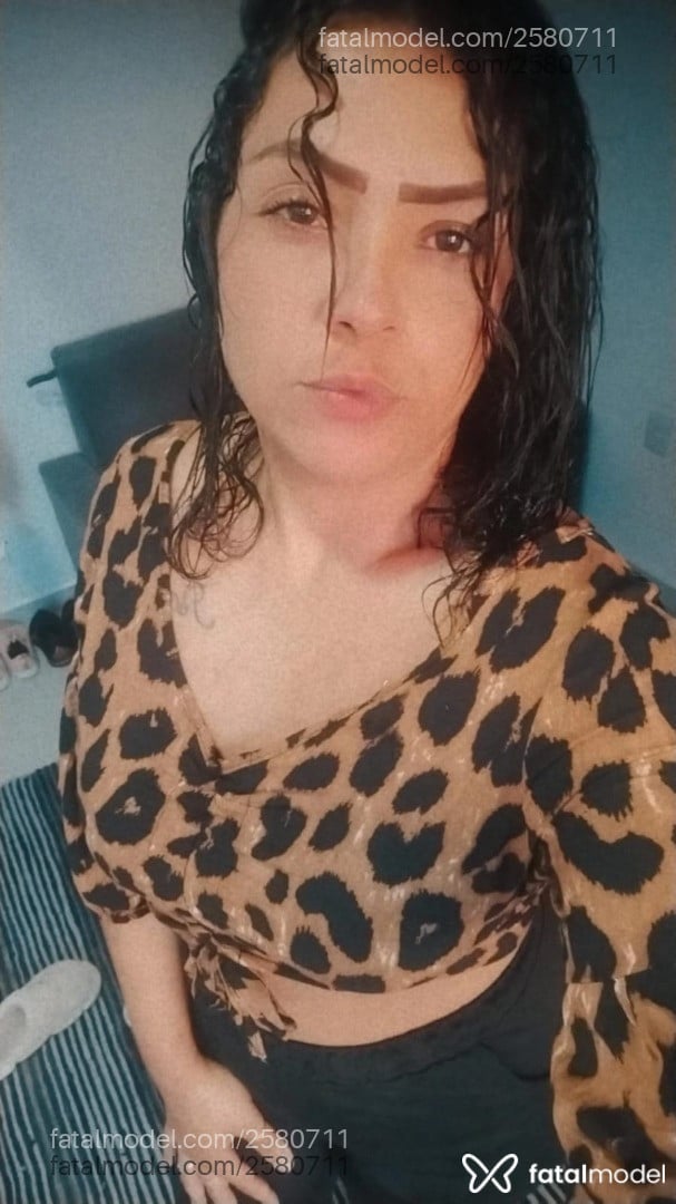 Acompanhante mulher com cabelo castanho de olhos castanhos em Tubarão - Fee Freitas