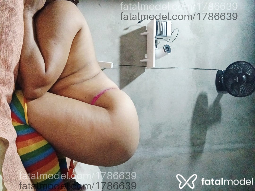 Acompanhante mulher com cabelo castanho de olhos mel em Virtual - Julia Robert