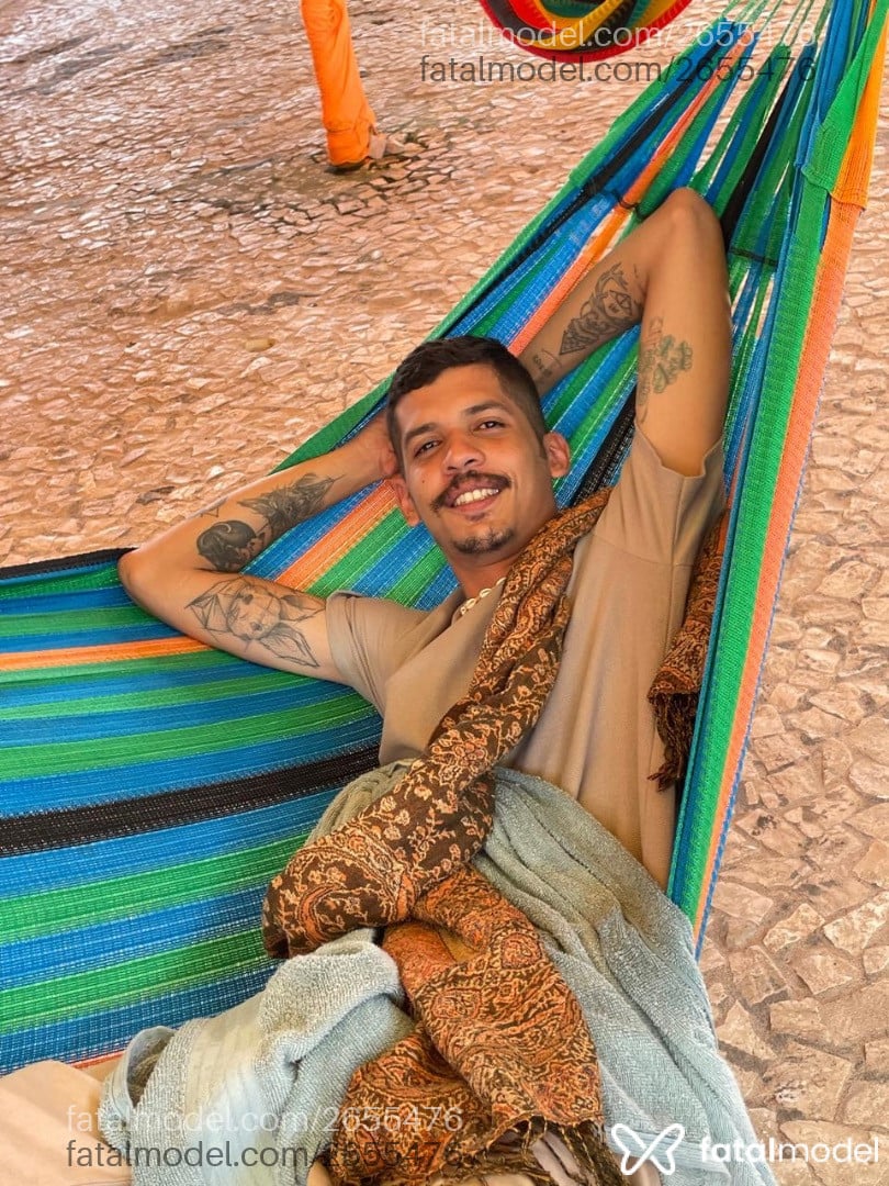 Acompanhante homem morena (o) de olhos pretos - Felipe Acompanhante homem morena (o) de olhos pretos - Felipe