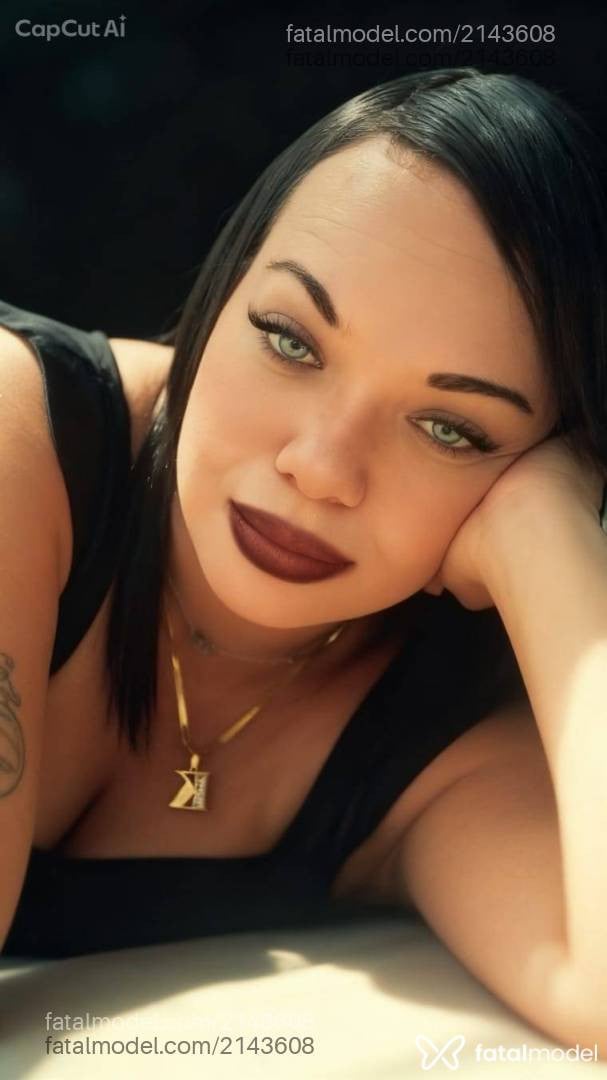 Acompanhante mulher morena (o) de olhos verdes - Karol Santos