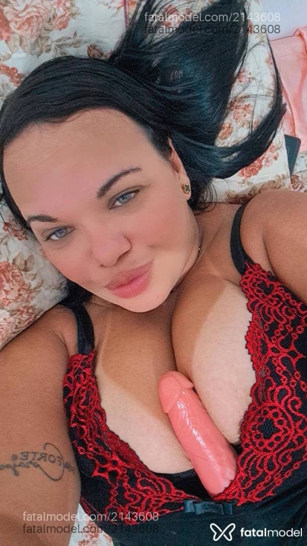 Acompanhante mulher morena (o) de olhos verdes - Karol Santos