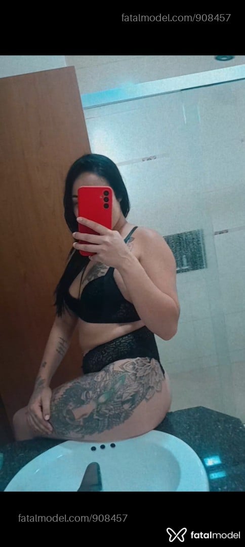 Acompanhante mulher morena (o) de olhos castanhos em Guaratuba - Morena