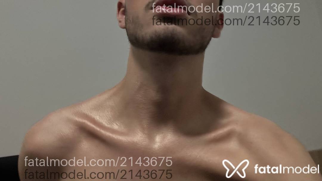 Acompanhante homem morena (o) de olhos castanhos - Ariel
