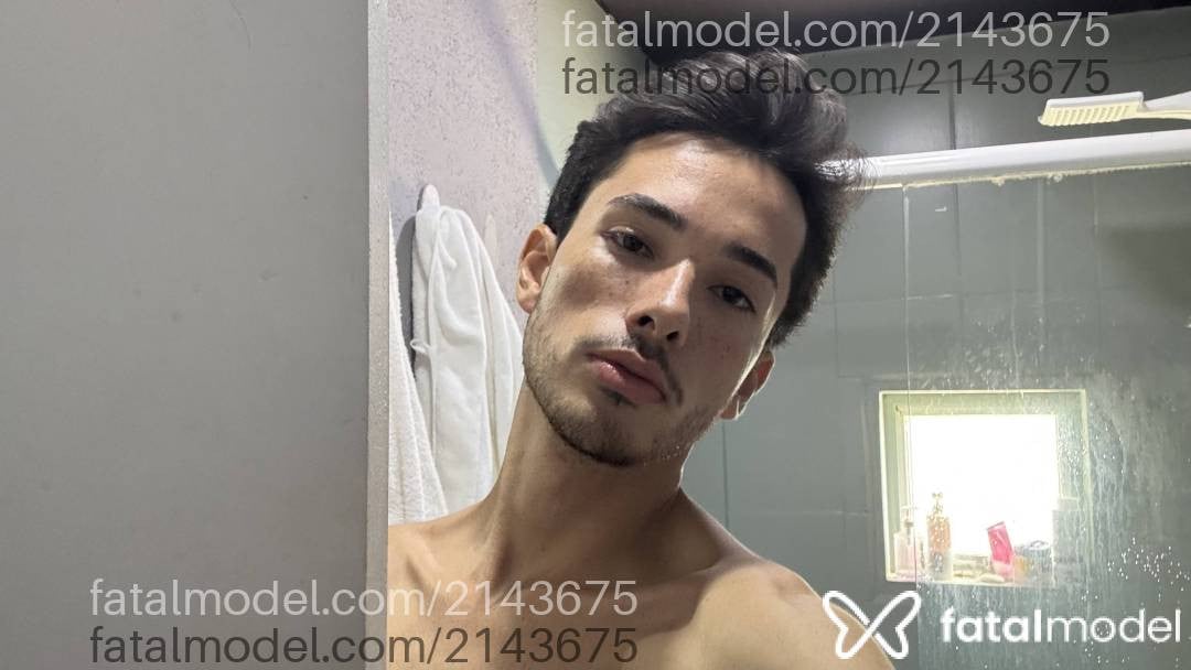 Acompanhante homem morena (o) de olhos pretos - Ariel