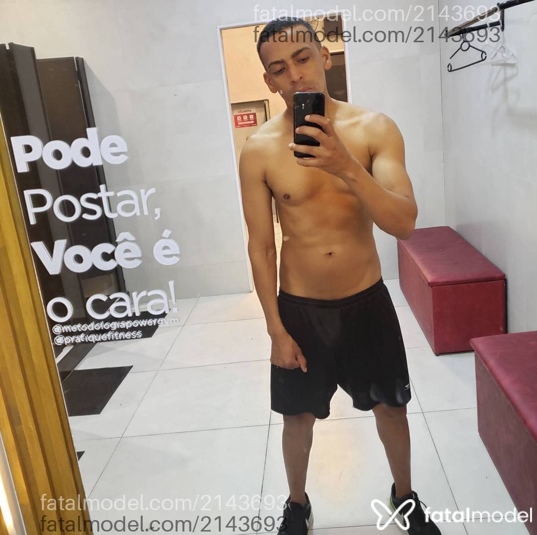 Acompanhante homem morena (o) de olhos pretos - Tiago Acompanhante homem morena (o) de olhos pretos - Tiago
