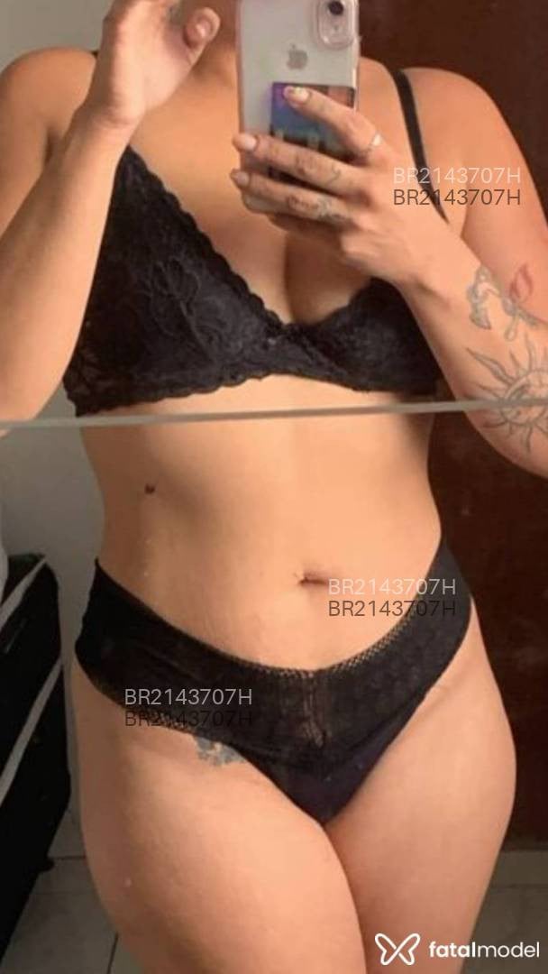 Acompanhante mulher com cabelo castanho de olhos castanhos em Fortaleza Acompanhante mulher com cabelo castanho de olhos castanhos em Fortaleza - Teacher Yara