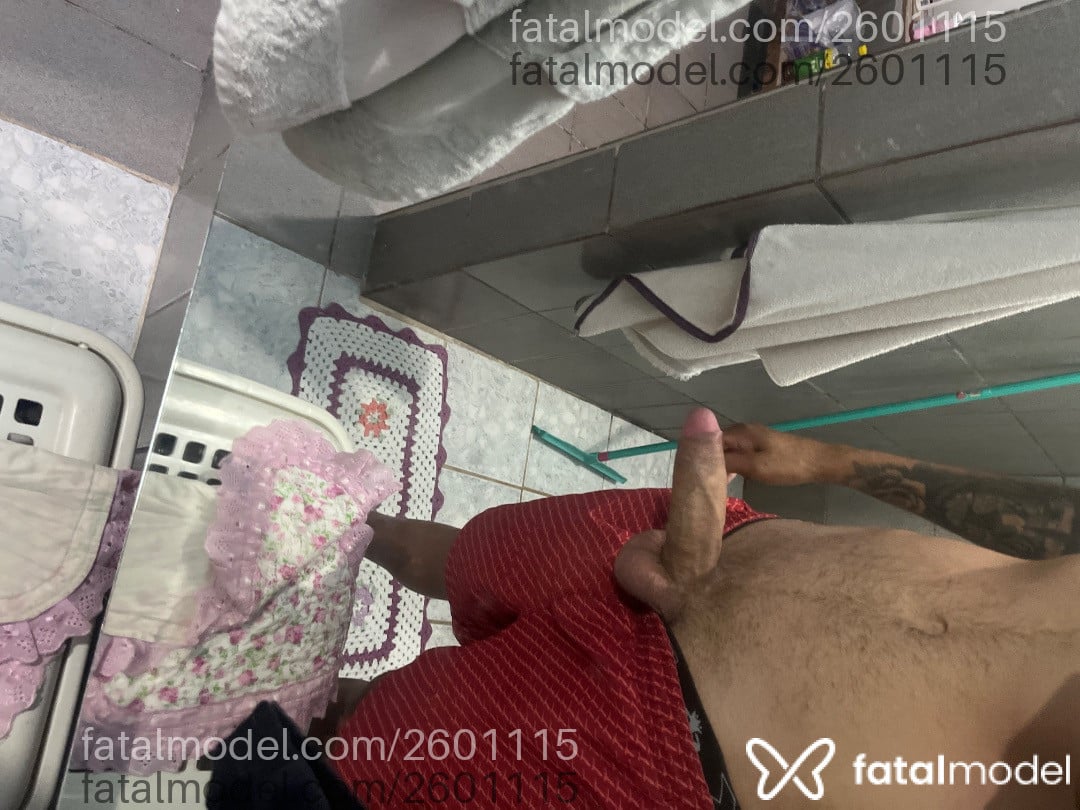Acompanhante homem com cabelo castanho de olhos castanhos em Viana Acompanhante homem com cabelo castanho de olhos castanhos em Viana - Spedreiro