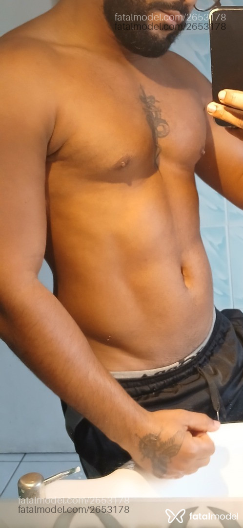 Acompanhante homem morena (o) de olhos castanhos - Brotherage Acompanhante homem morena (o) de olhos castanhos - Brotherage