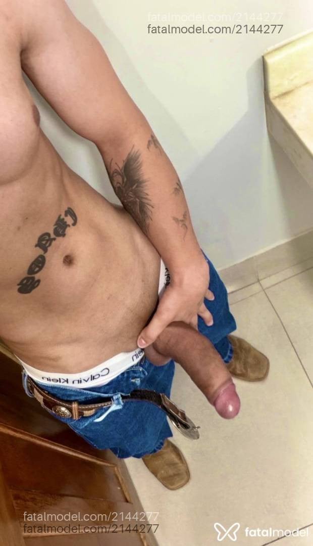Acompanhante homem morena (o) de olhos pretos - Pedro