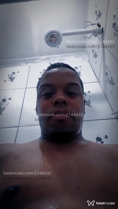 Acompanhante homem com cabelo castanho de olhos pretos em Rio de Janeiro Acompanhante homem com cabelo castanho de olhos pretos em Rio de Janeiro - Pretinhoputo