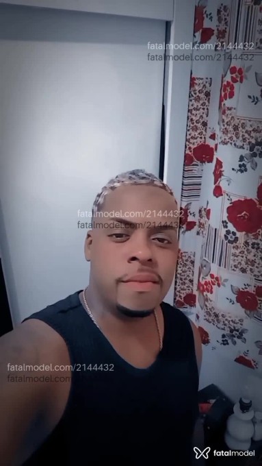 Acompanhante homem com cabelo castanho de olhos pretos em Rio de Janeiro Acompanhante homem com cabelo castanho de olhos pretos em Rio de Janeiro - Pretinhoputo
