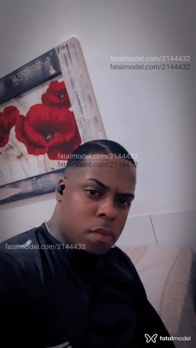 Acompanhante homem com cabelo castanho de olhos pretos em Rio de Janeiro Acompanhante homem com cabelo castanho de olhos pretos em Rio de Janeiro - Pretinhoputo