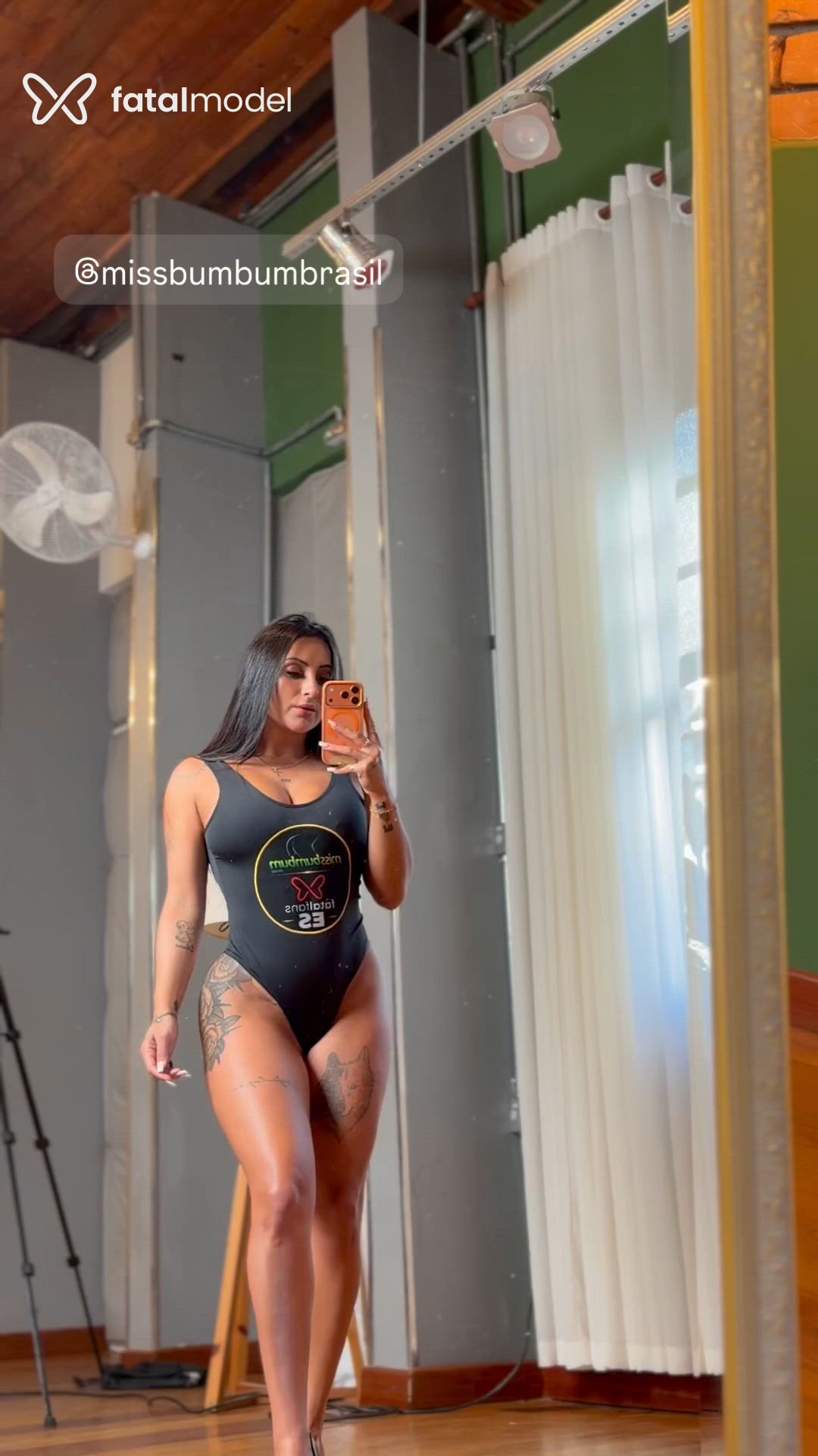 Acompanhante mulher morena (o) de olhos castanhos - Bruna