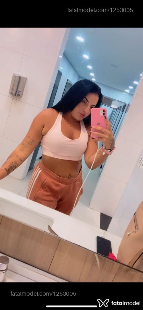 Acompanhante mulher morena (o) de olhos castanhos - Ingrid