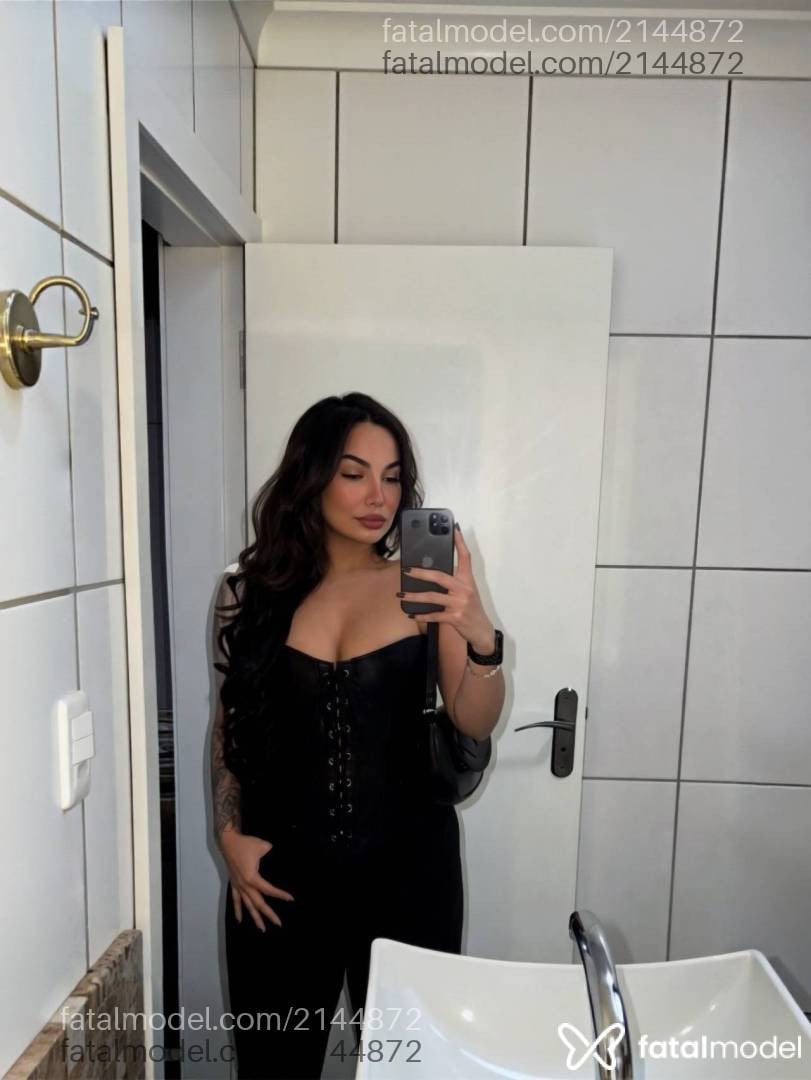 Acompanhante mulher morena (o) de olhos castanhos - Carol Castro
