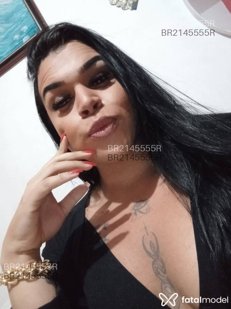 Acompanhante mulher trans morena (o) de olhos castanhos - Esmeralda