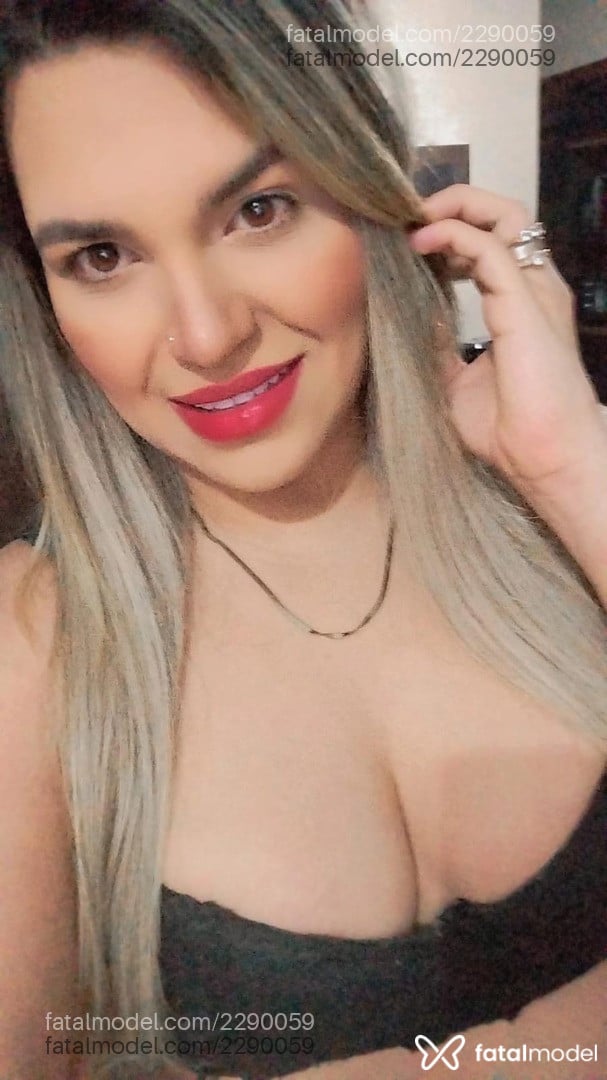 Acompanhante mulher trans loira (o) de olhos castanhos em Gravatá - Laryssa Mello