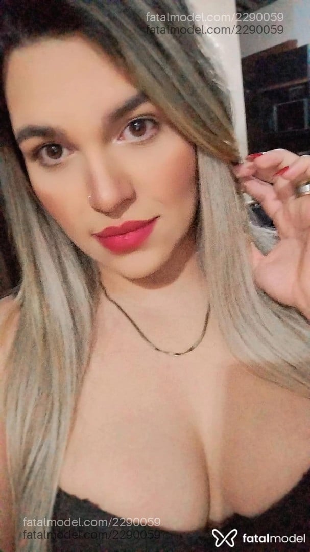 Acompanhante mulher trans loira (o) de olhos castanhos em Gravatá - Laryssa Mello