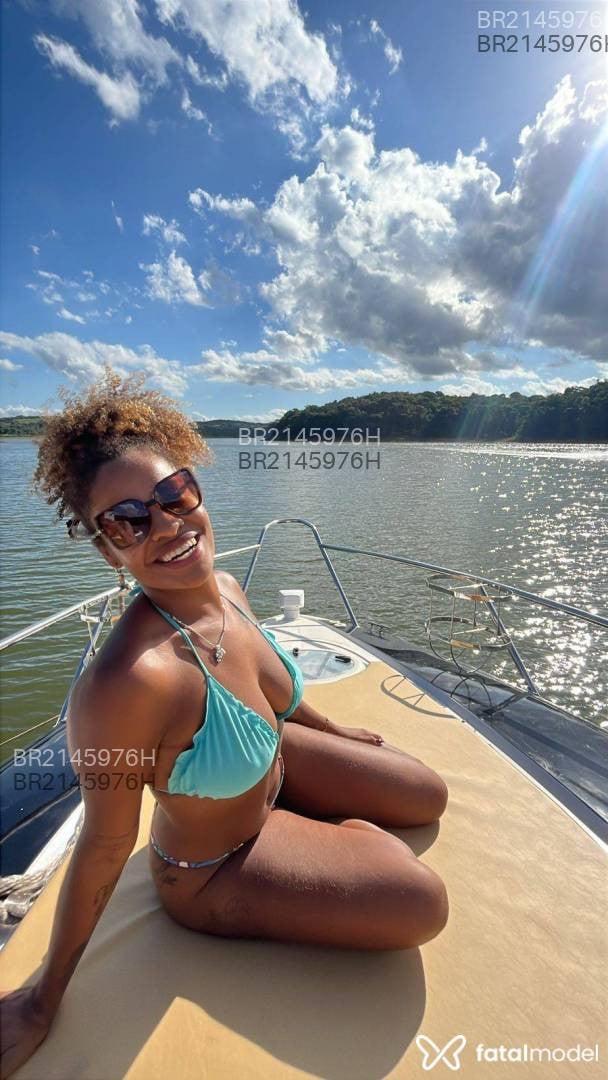 Acompanhante mulher com cabelo castanho de olhos castanhos em São Paulo Acompanhante mulher com cabelo castanho de olhos castanhos em São Paulo - Ana Black