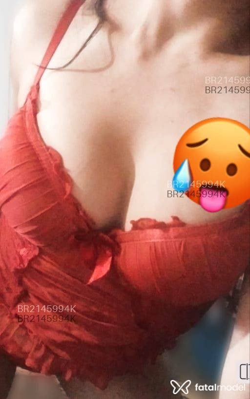Acompanhante mulher com cabelo castanho de olhos castanhos em Buritis Acompanhante mulher com cabelo castanho de olhos castanhos em Buritis - Bianca Grando