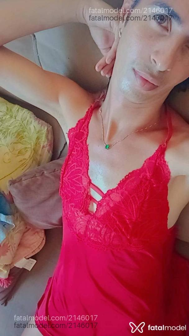 Acompanhante mulher trans morena (o) de olhos verdes - Yara Victoria