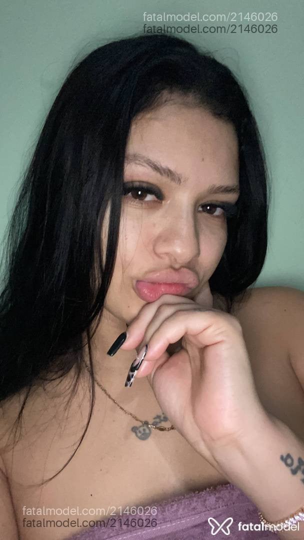 Acompanhante mulher com cabelo castanho de olhos mel - Ketlen