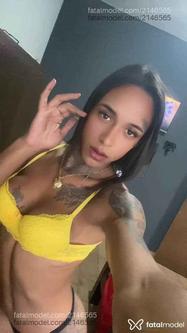 Acompanhante mulher trans com cabelo castanho de olhos castanhos em João Monlevade - Angel