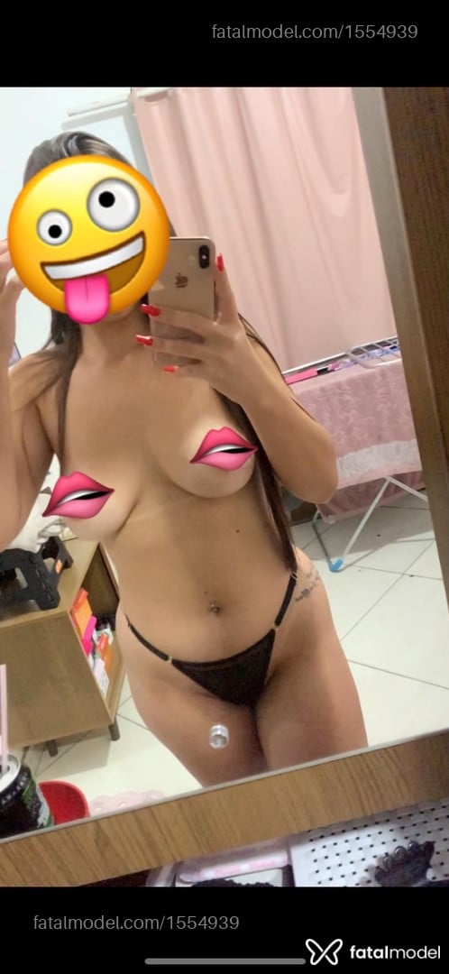 Acompanhante mulher com cabelo castanho de olhos castanhos em Camboriú - Jhenifer Baln Camb