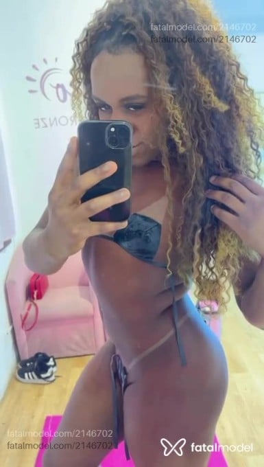Acompanhante mulher trans morena (o) de olhos pretos em Porto Alegre - Isabella