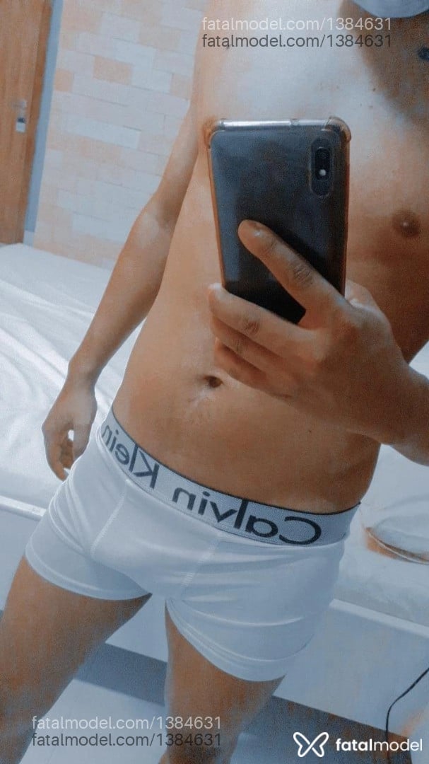 Acompanhante homem morena (o) de olhos castanhos - Luccas santo Acompanhante homem morena (o) de olhos castanhos - Luccas santo
