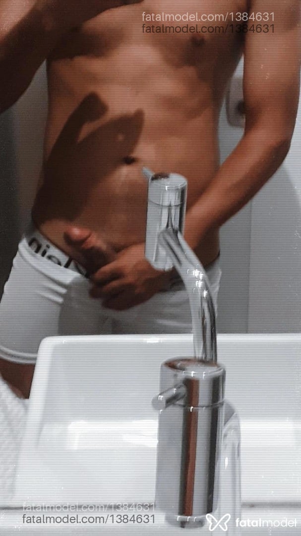 Acompanhante homem morena (o) de olhos castanhos - Luccas santo Acompanhante homem morena (o) de olhos castanhos - Luccas santo