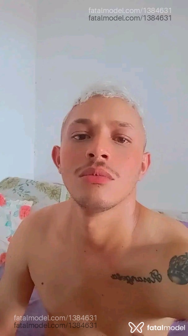 Acompanhante homem morena (o) de olhos castanhos - Luccas santo Acompanhante homem morena (o) de olhos castanhos - Luccas santo