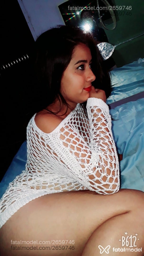 Acompanhante mulher com cabelo castanho de olhos mel em São José - Coelhinhasexy